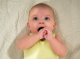 bébé fait ses dents
